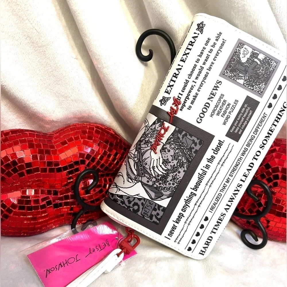 ❤️📰  Betsey Johnson 